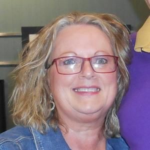 Meet your Posher, Cindy